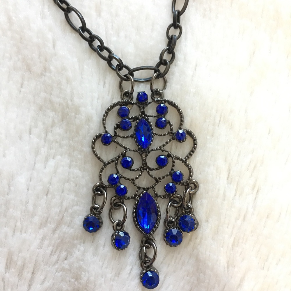 🎀 16” royal blue chandelier Victorian necklace - Picture 2 of 5